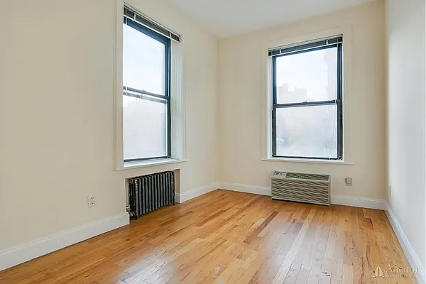 Rented by Anchor Associates | media 22