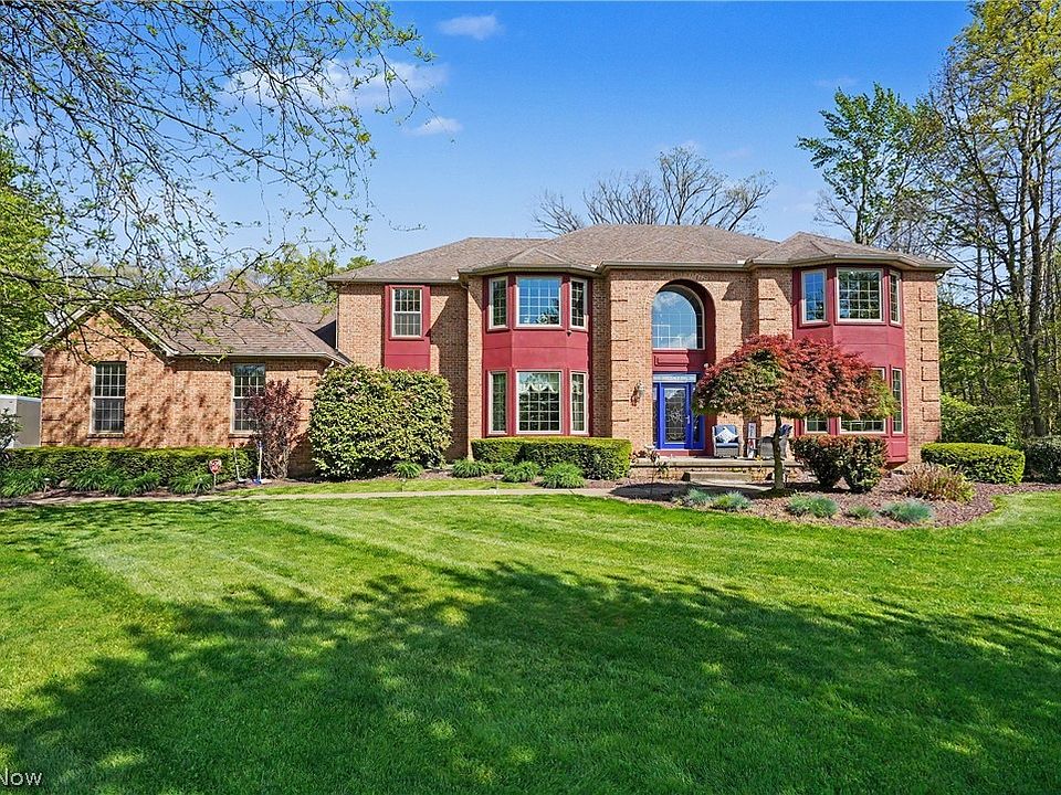 1st image of 170 Oak Tree Dr