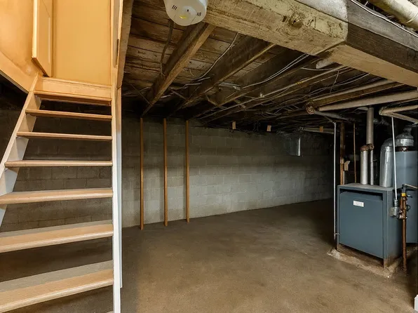 96-20 160th Avenue image 15 of 19