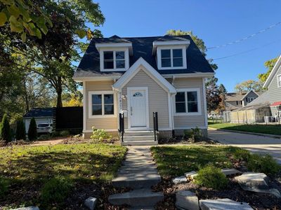 W58N393 Johnson AVENUE, Cedarburg, WI, 53012