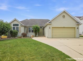 4729 Crystal Trl, McHenry, IL 60050