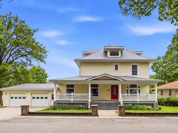 106 N Chesney St, Keota, IA 52248
