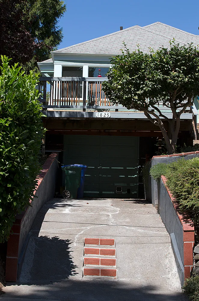 1825 SW Troy St photo 1