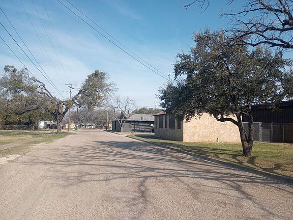 5th image of 328 Taft St