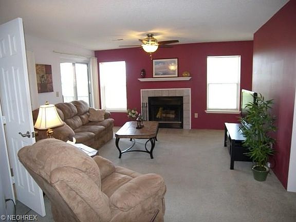 4th image of 180 Fox Hollow Dr APT 402