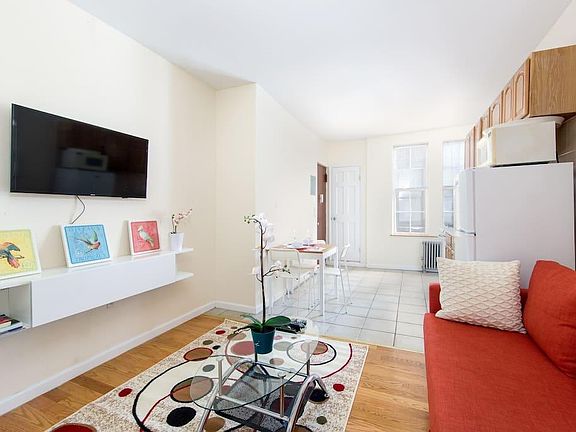 3rd image of 3530 Poe St