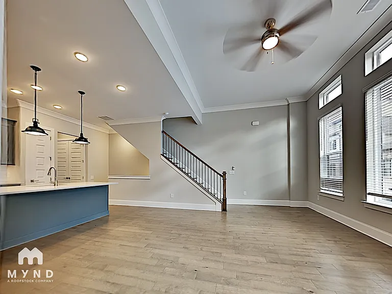 576 Broadview Pl NE — Photo 7