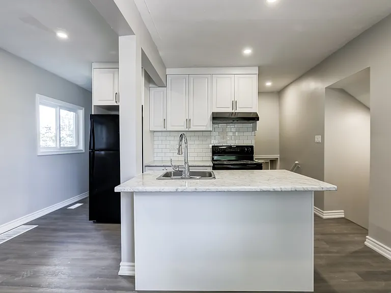 138 Memorial Ave #A — Photo 5
