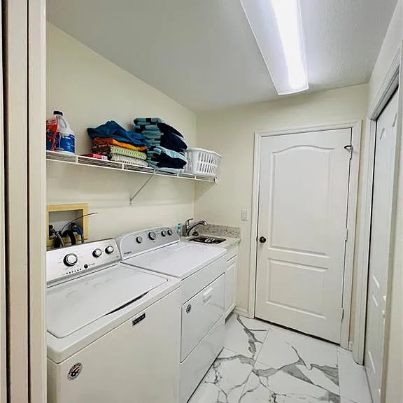 1031 Tivoli Ln — Photo 16