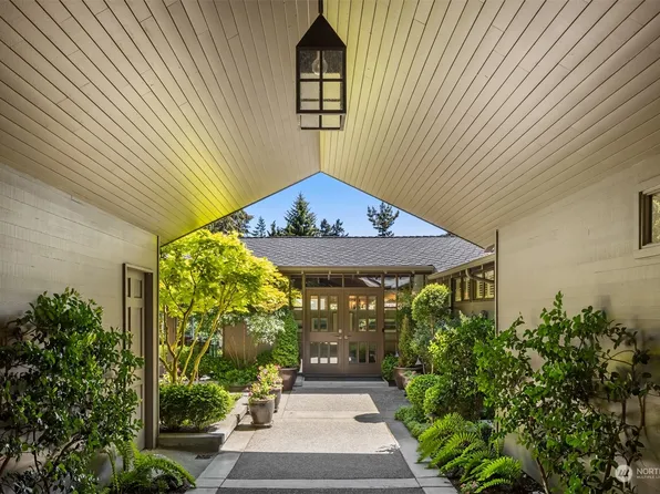 7702 88th Place SE, Mercer Island, WA 98040