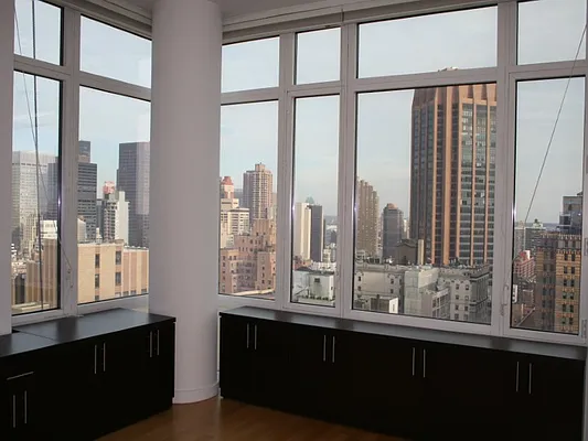 Rented by Sotheby's International Realty | media 13