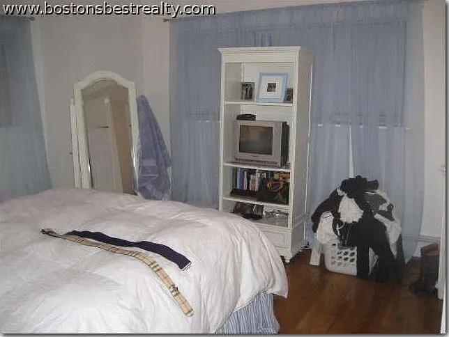 27 Saint Lukes Rd #2 — Photo 9