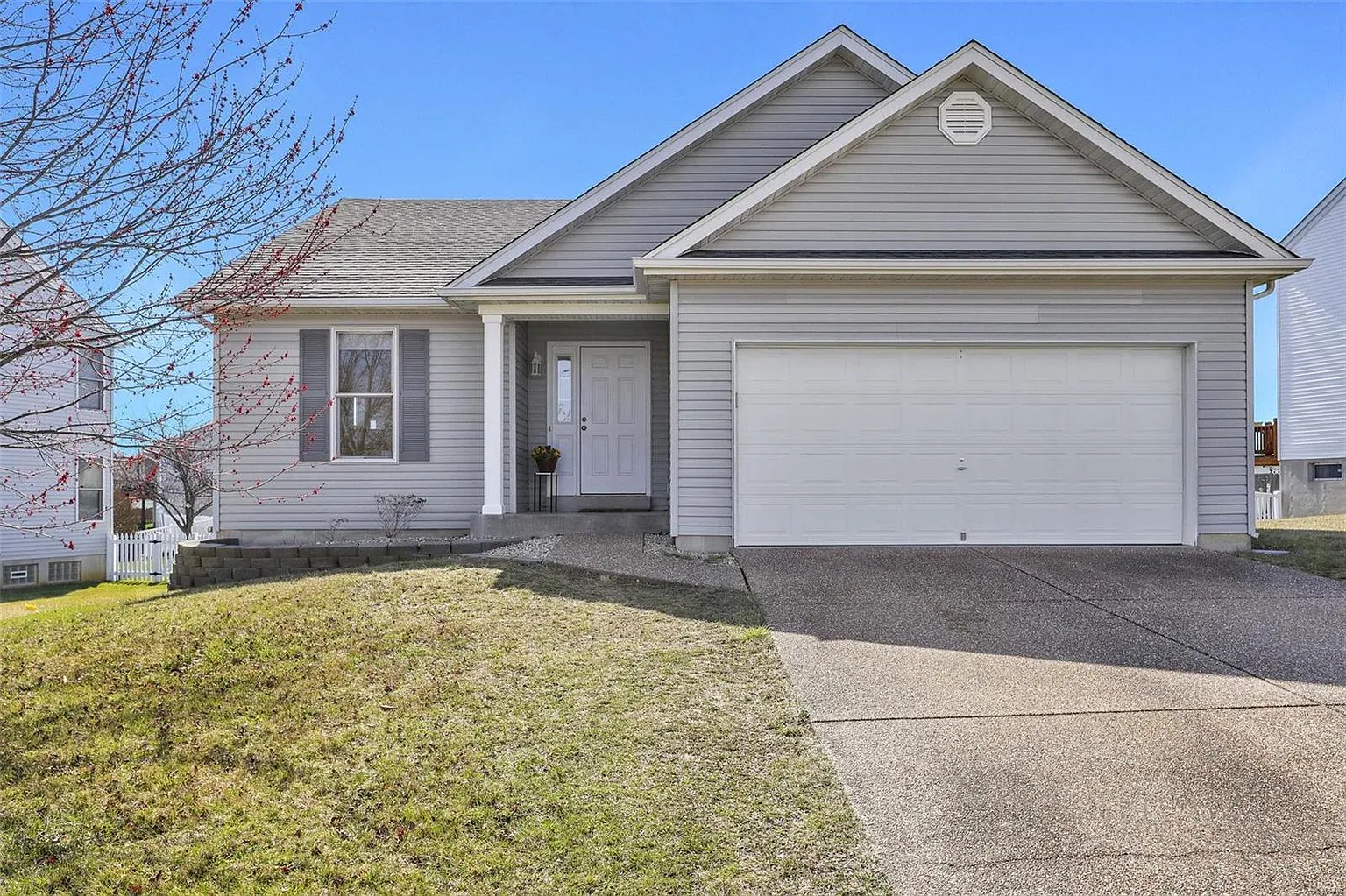 618 Colegrove Dr photo 1