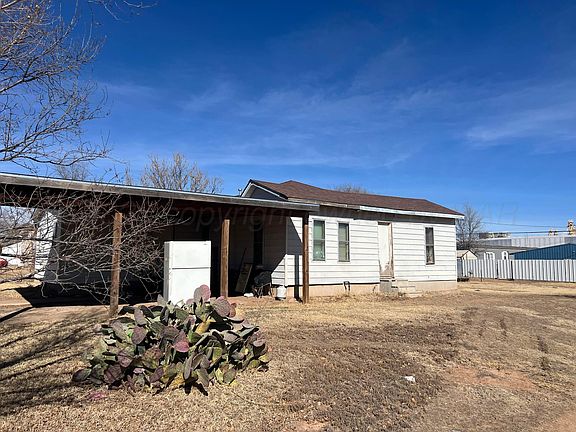 3rd image of 802 Maple Ave