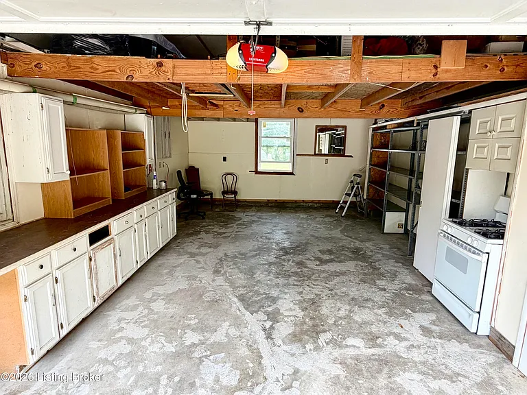 708 Grant Ave — Photo 16