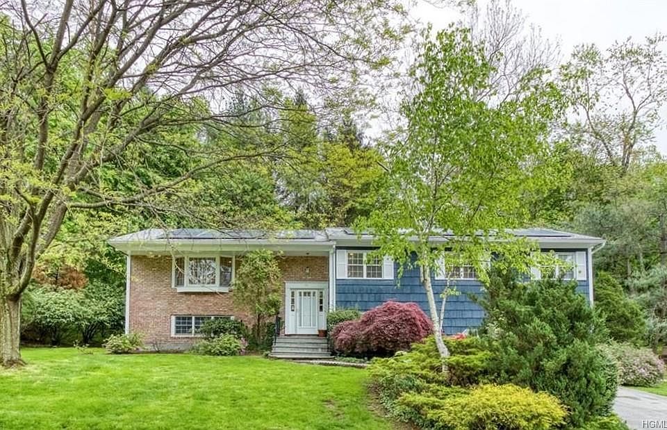 1st image of 121 Sycamore Ln