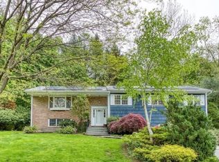 121 Sycamore Ln, Irvington, NY 10533