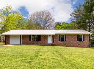 638 Cedar Cir, Lenoir City, TN 37772