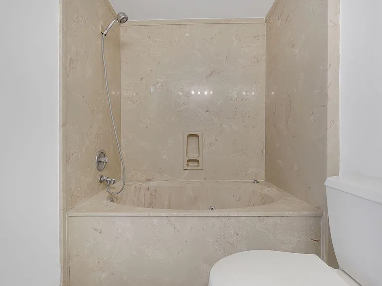 750 N Ocean Blvd #1904 — Photo 23