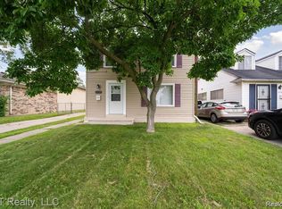 23709 W Chicago St, Redford, MI