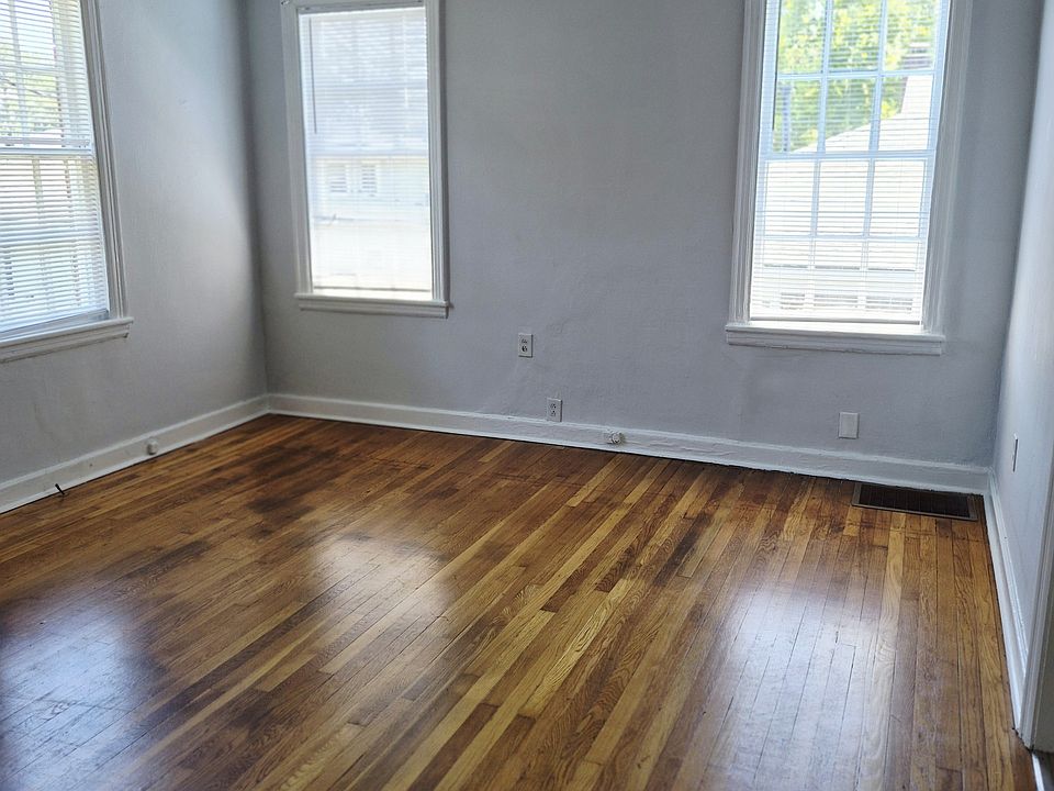 1st image of 228 1/2 E 56th St