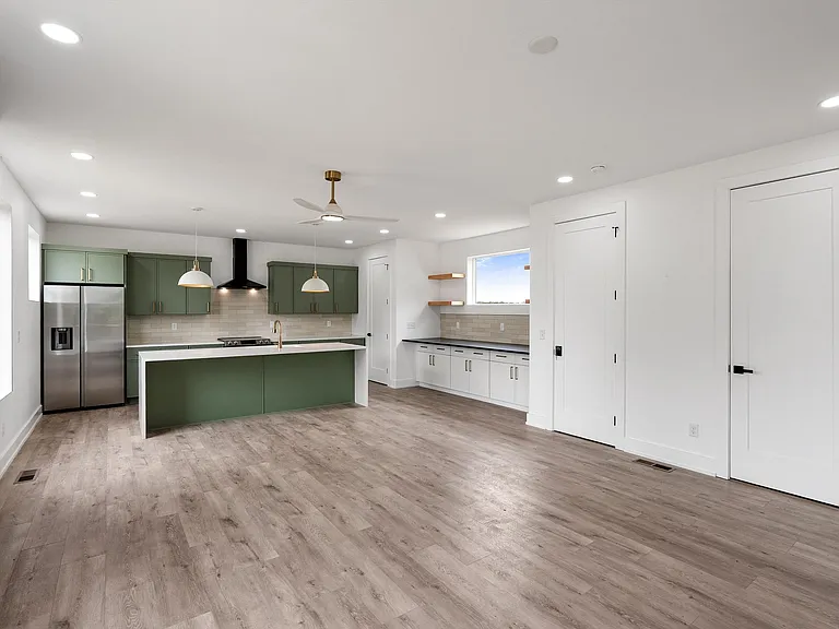 177 Little Green St #A — Photo 21
