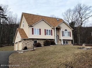 133 Mount Ranier Rd, Effort, PA 18330