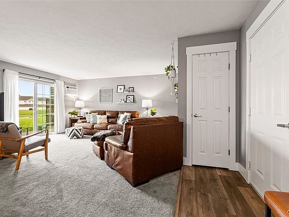 3rd image of 1402 Landrush Way