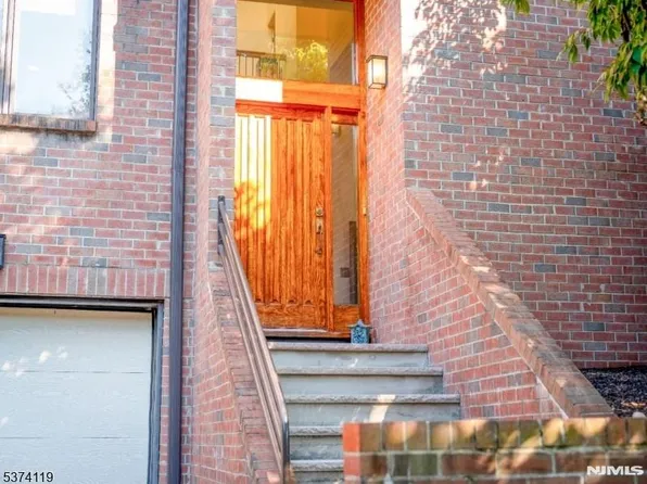 6 Andrea Dr #1502, Fairfield, NJ 07004