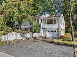 12 Mid Oaks Drive, Monroe, NY 10950