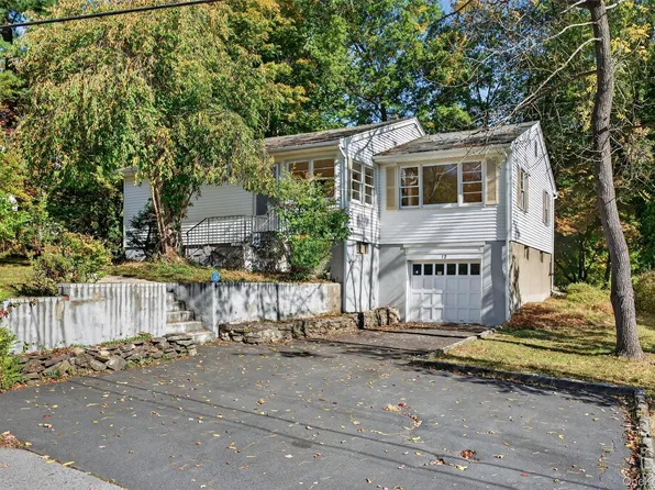 12 Mid Oaks Drive, Monroe, NY 10950