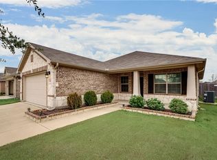 13161 Red Robin Dr, Fort Worth, TX 76244
