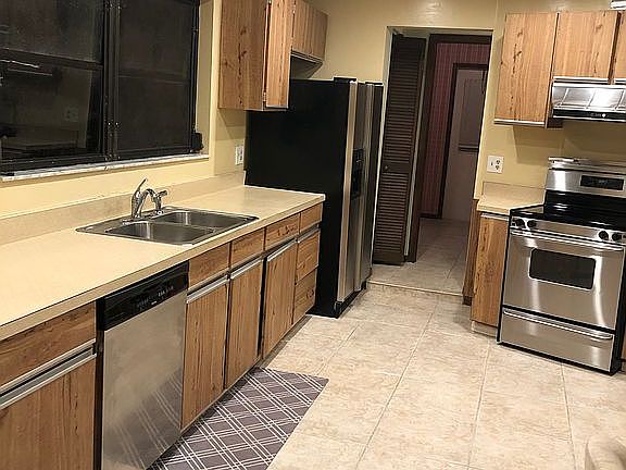 5th image of 3155 64th St SW