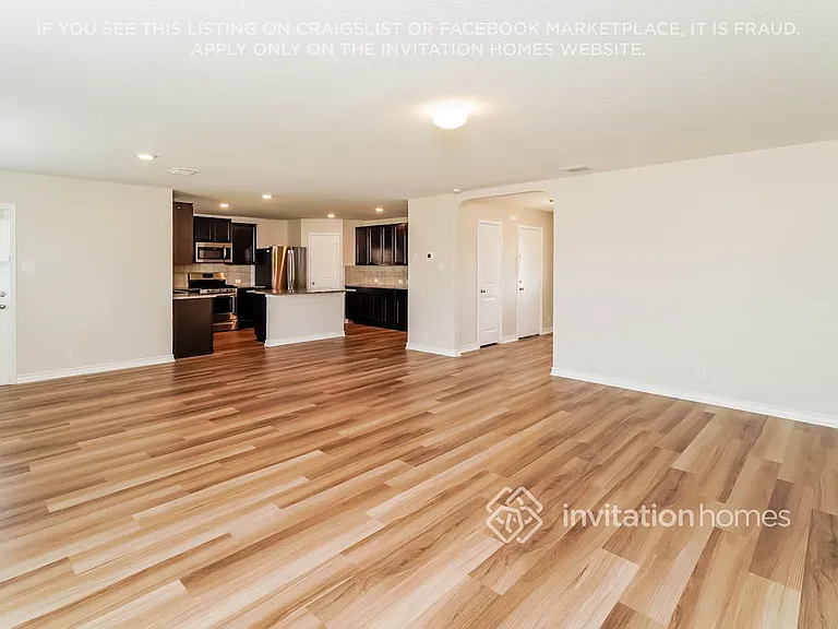 8907 Taylor Grv — Photo 3