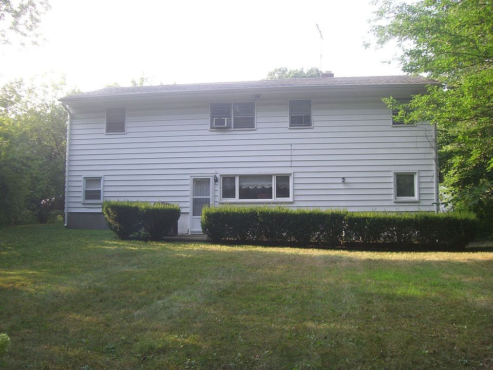 2nd image of 27 Carlyle Rd