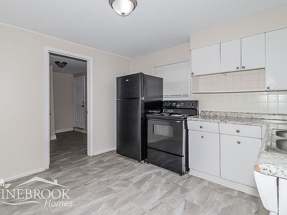 5th image of 9736 Flora Ave