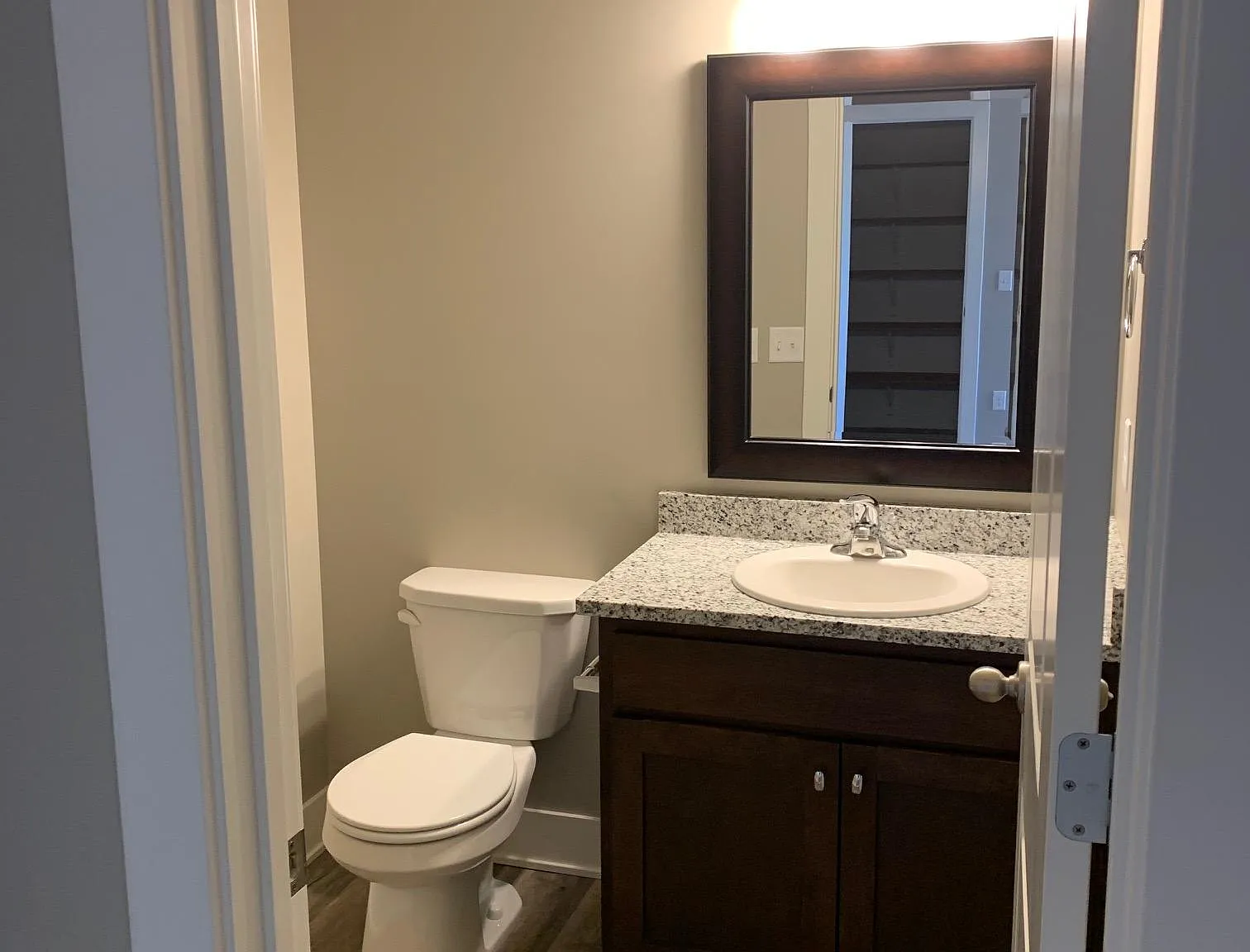 3 bed, 2.5 bath, 1671 sqft, $2,105 — Photo 2
