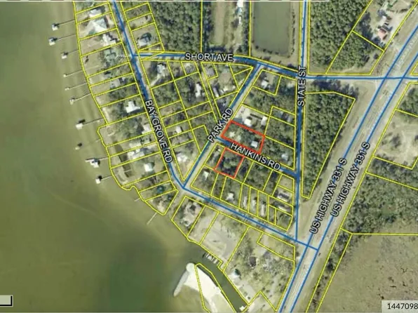 75 Hankins Rd, Freeport, FL 32439