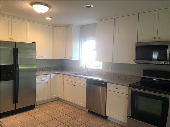 3rd image of 1624 Lawton Ln