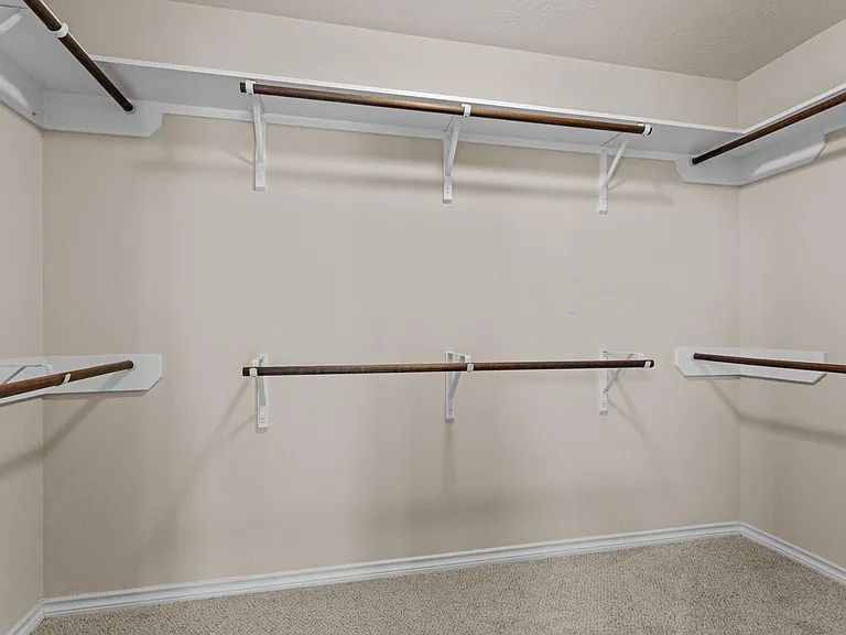 20698 Oakhurst Meadows Dr — Photo 24
