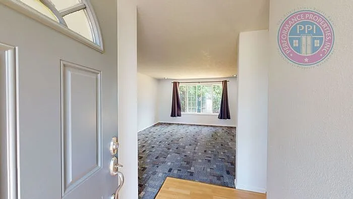 18230 Seaman Ave — Photo 4