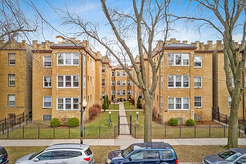5055-61 N. Damen Photo 1