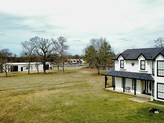 5th image of 1828 State Highway 75 N