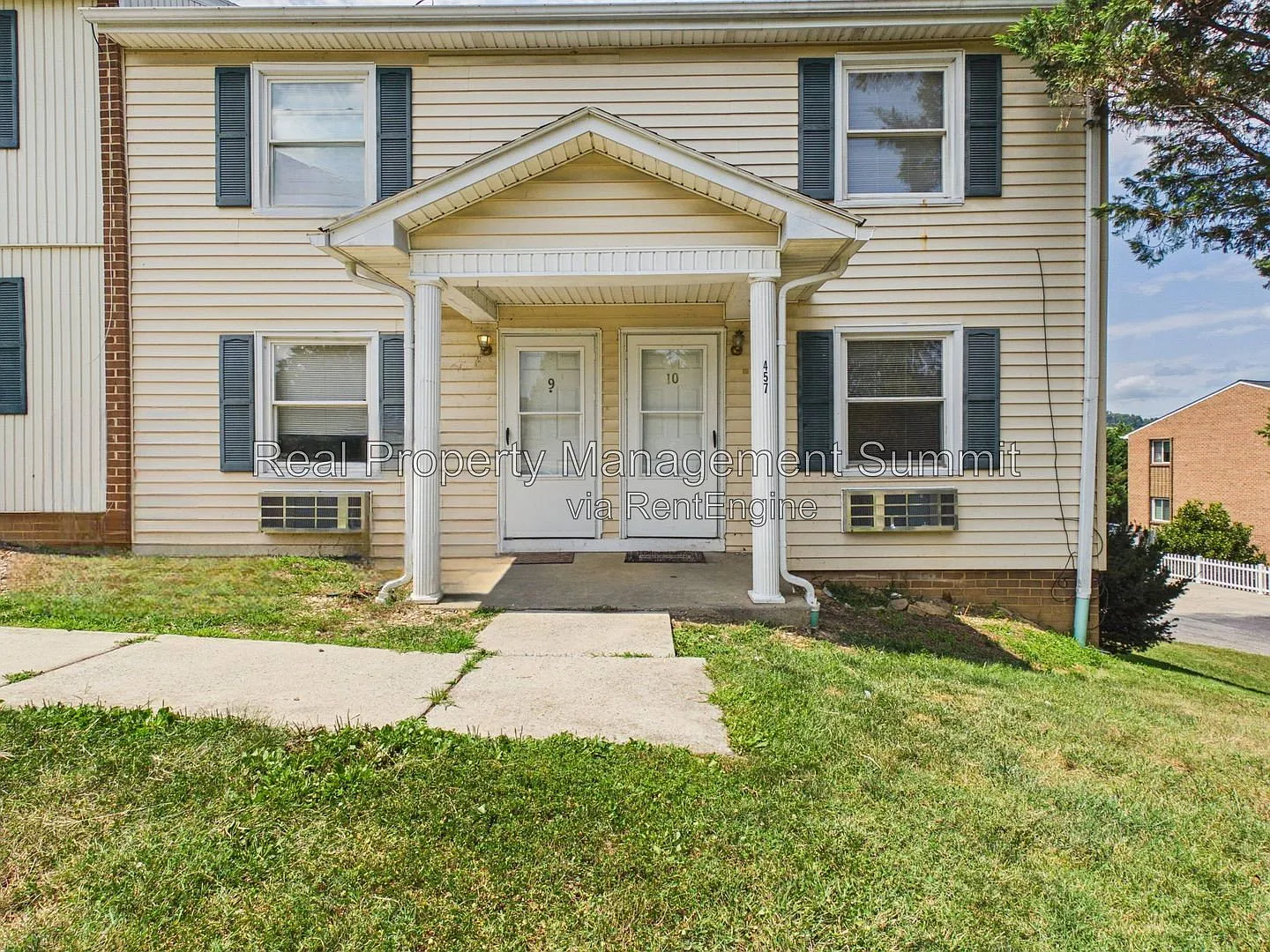 2 bed, 1.0 bath, 768 sqft, $1,200 — Photo 1