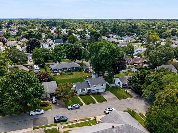 4th image of 70 Fairmount St