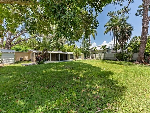 2nd image of 1524 Pine Bay Dr