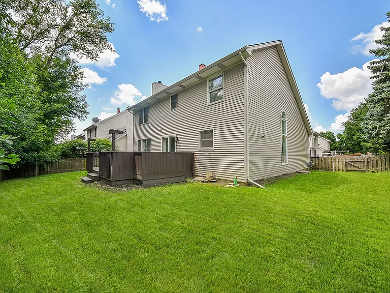 339 Windsor Dr — Photo 21