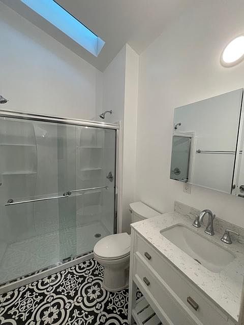 1st image of 427 W De La Guerra St #1/2