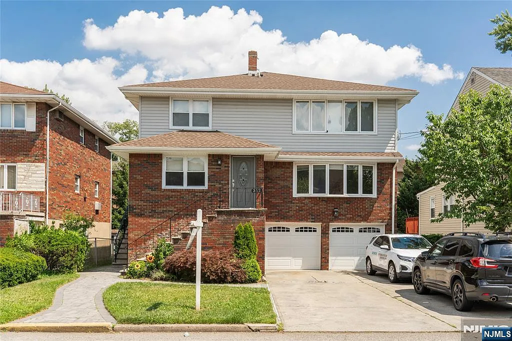 3 bed, 1.5 bath, $4,100 — Photo 1