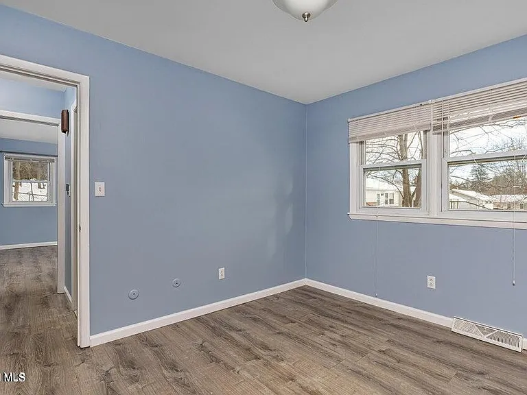 7 Elgin St #B — Photo 28